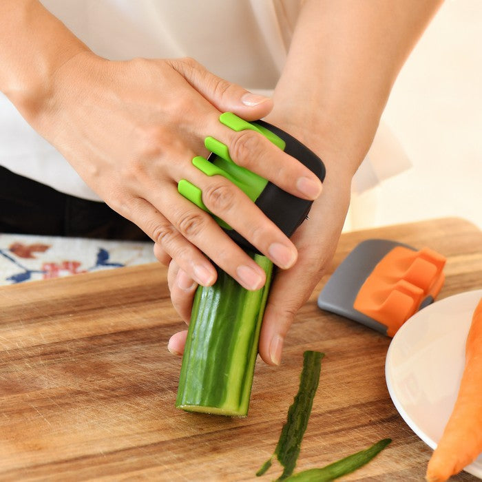 Vegetable Finger Peeler